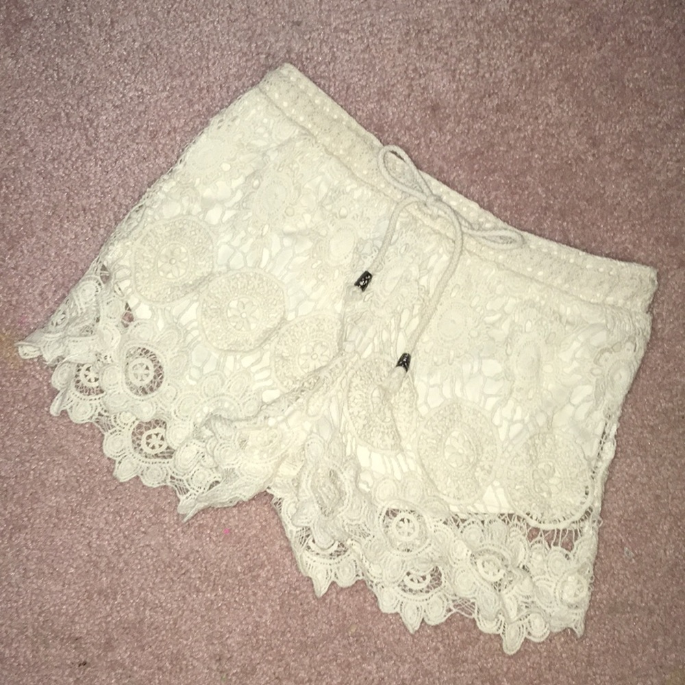 [RUE 21] Cream Crochet Shorts